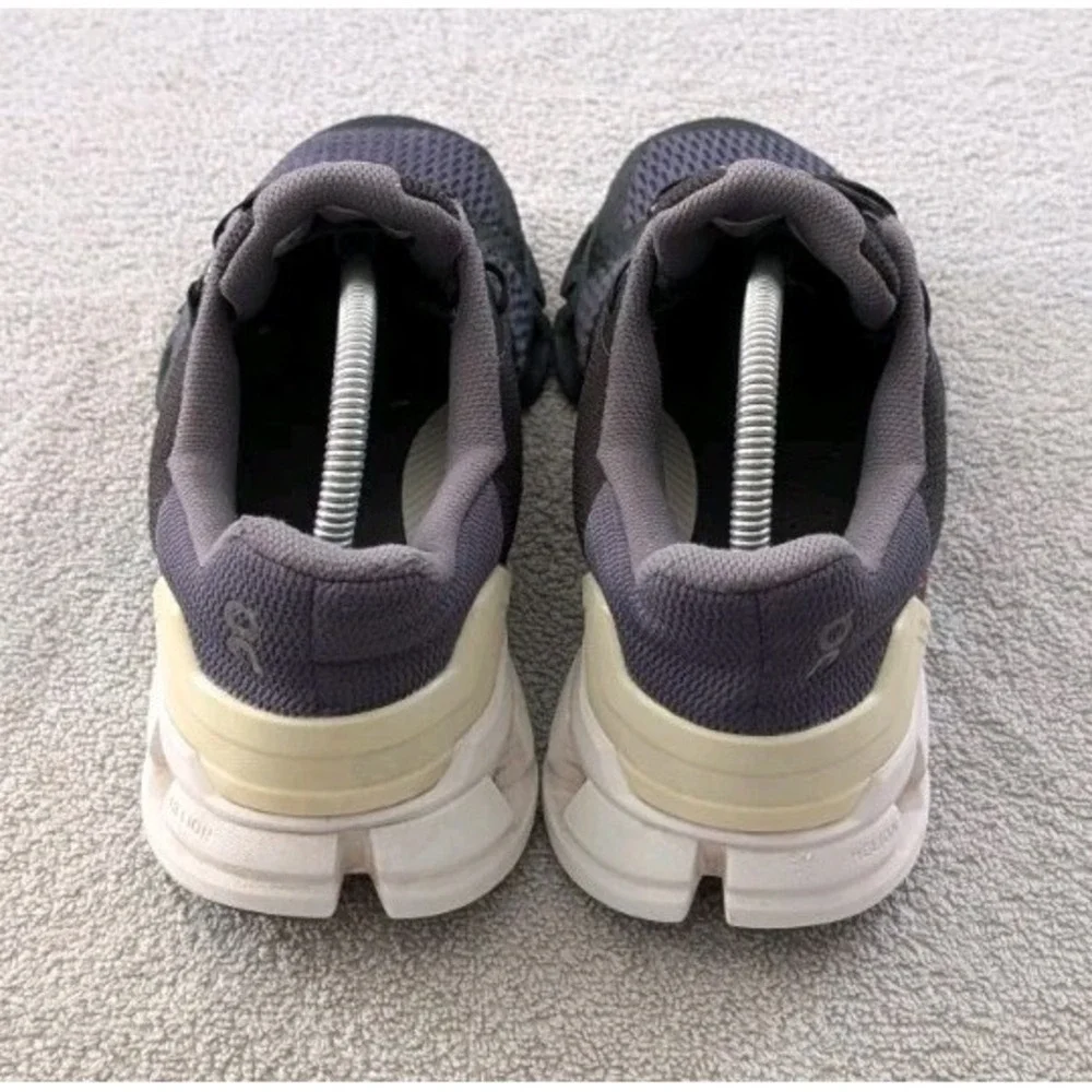 On Cloudflyer 4 Black White Athletic Running Walking Shoes Sneakers Men Size 9.5